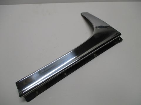 Left upper windshield moulding